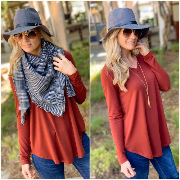 ✨LAST ONE✨Brick long sleeve v neck - Picture 2 of 4